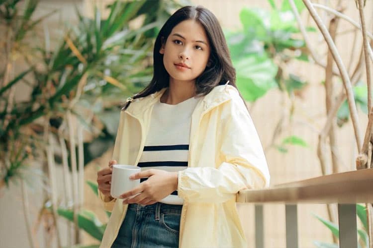 Simpel dan Cantik, Rahasia Penampilan Trendy ala Maudy Ayunda